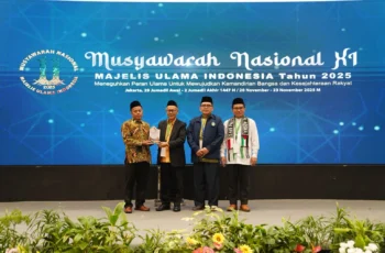 Utusan Ponpes Syaichona Cholil Terima Apresiasi Dalam Munas XI MUI